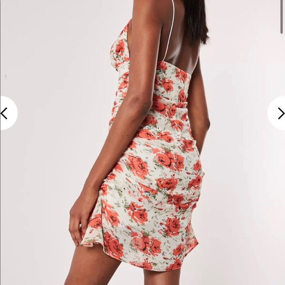 Missguided ruched mini dress - Picture 2 of 4